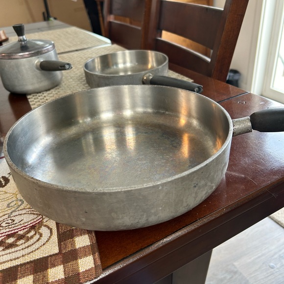 Vintage Pots & Pans - Picture 7 of 9